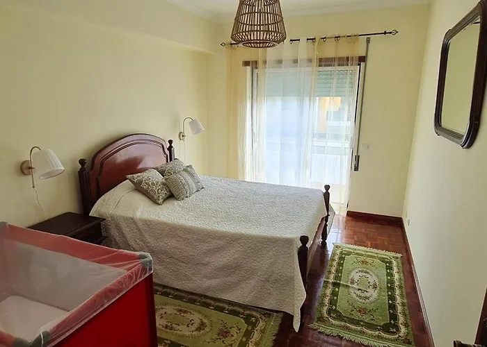 Lovely Modern Duplex 3 Bedroom Flat In Quiet Area * Tavarede